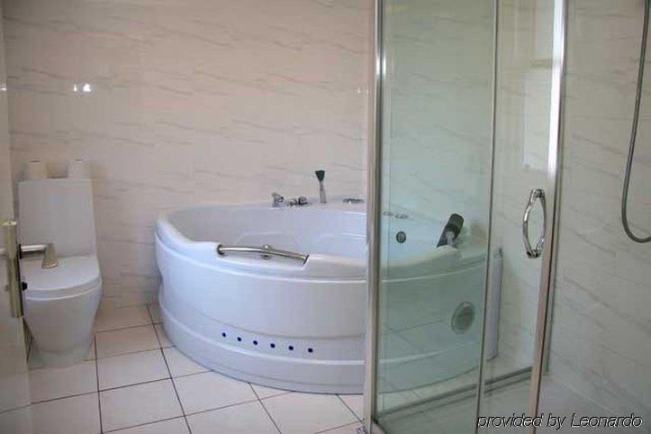 Windsor Hotel Нерн Екстер'єр фото
